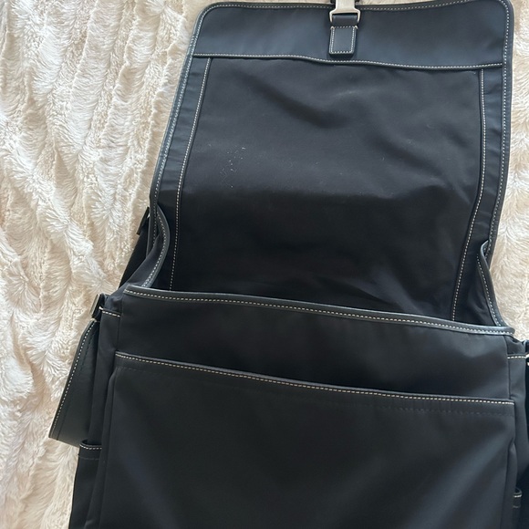 Coach authentic messenger bag EUC - Picture 11 of 16